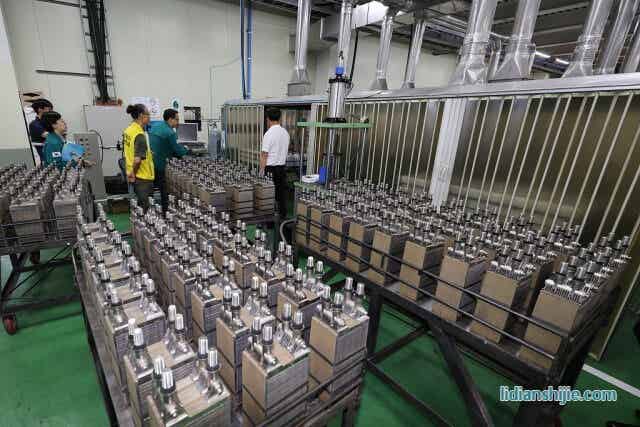 韓國光州尖端科學產業園區一家電池生產企業，相關人士進行緊急安全檢查