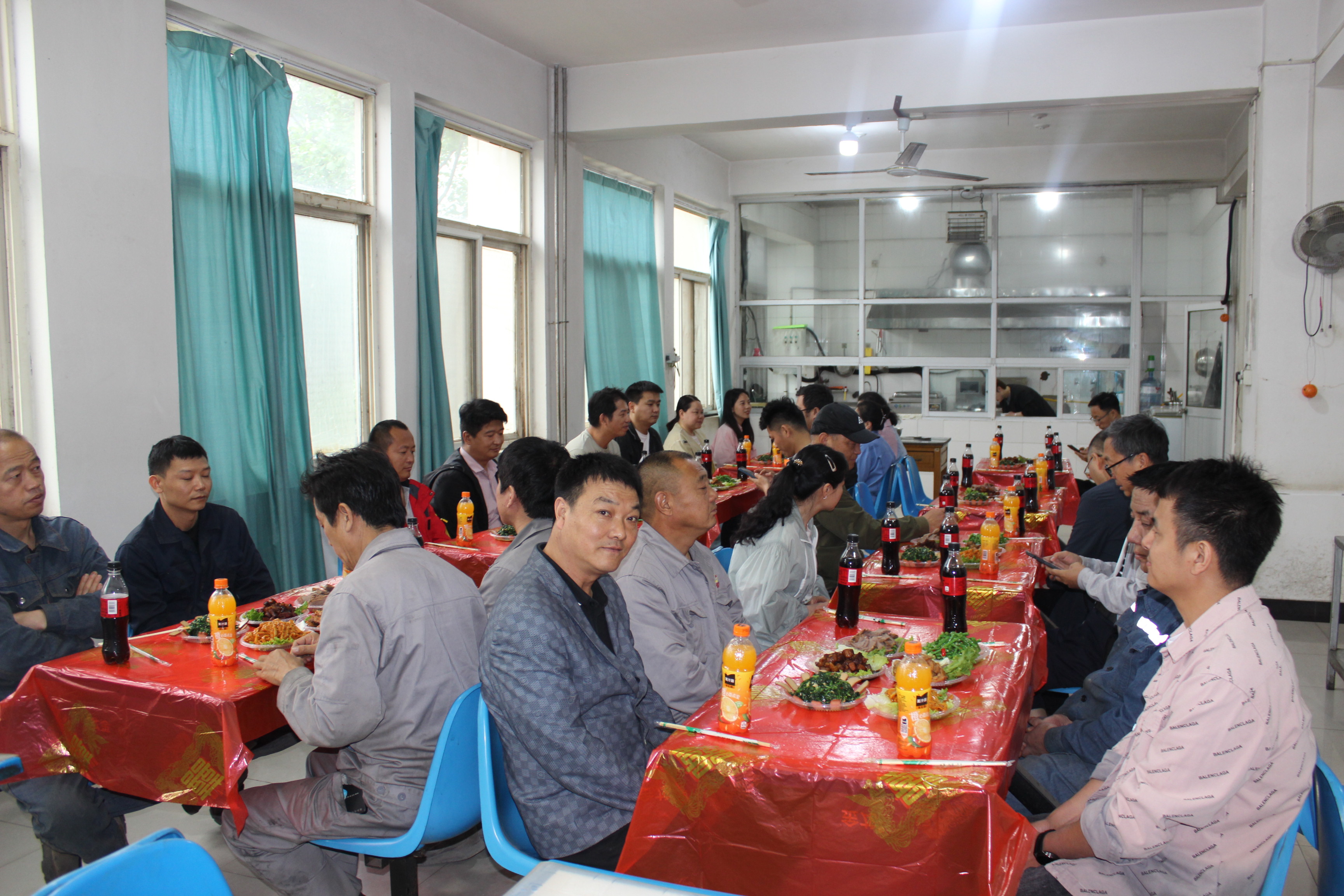 咸陽華光窯爐設備有限公司21周年慶典 咸陽華光窯爐設備有限公司21周年慶典